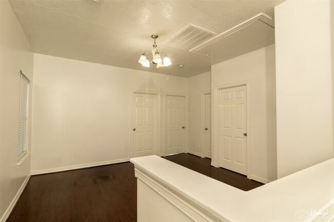 Building Photo - 10904 Panther Ct