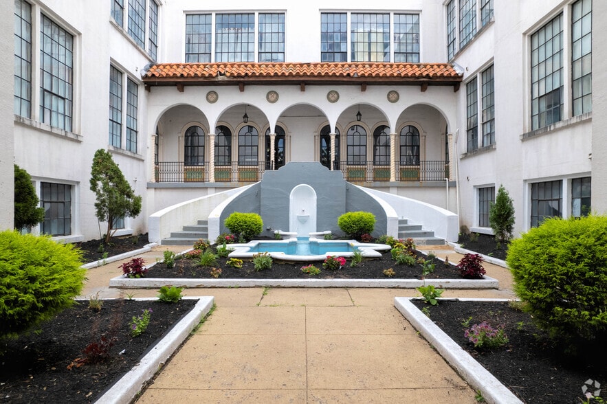 Primary Photo - Seville Lofts