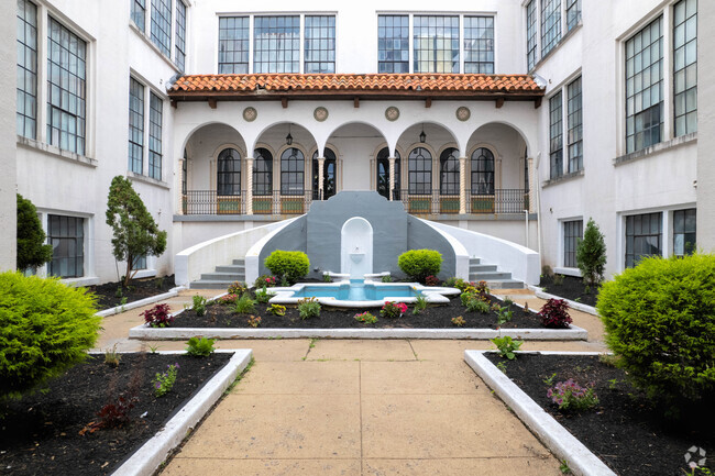 Courtyard - Seville Lofts