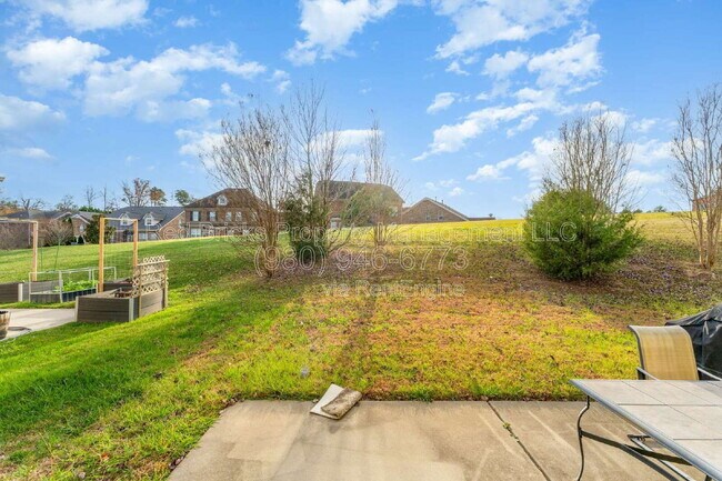 Building Photo - 2288 Barrowcliffe Dr NW