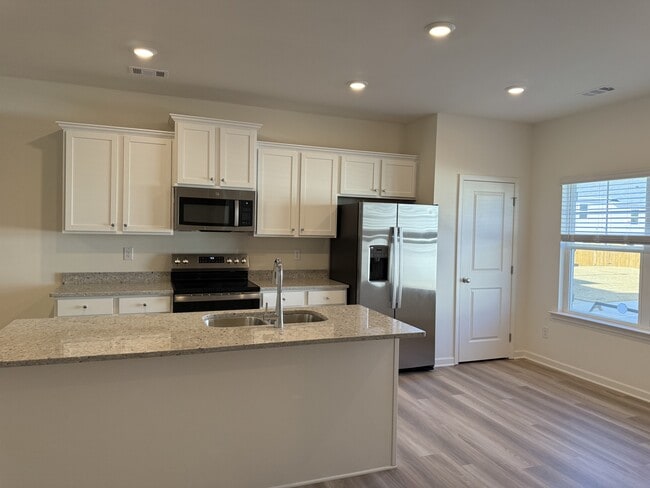 Building Photo - 1583 Salem Dr