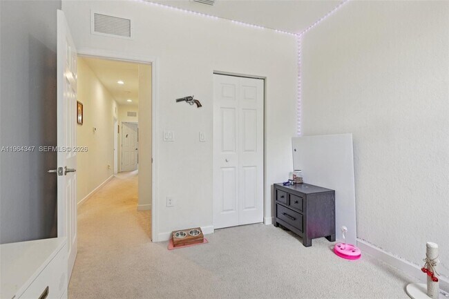 Building Photo - 11746 SW 151 Ave