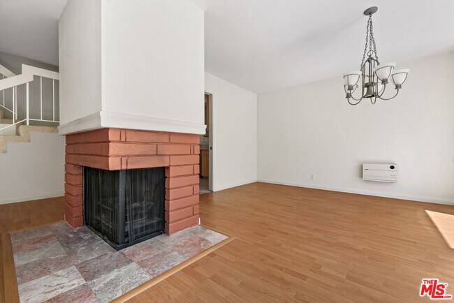 Building Photo - 106 Cresta Verde Dr