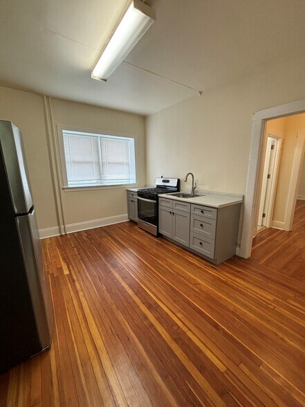 Kitchen - 375 Greenwich Ave
