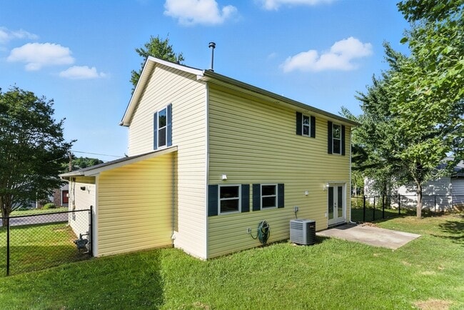 Building Photo - 6054 Warrenpark Ln