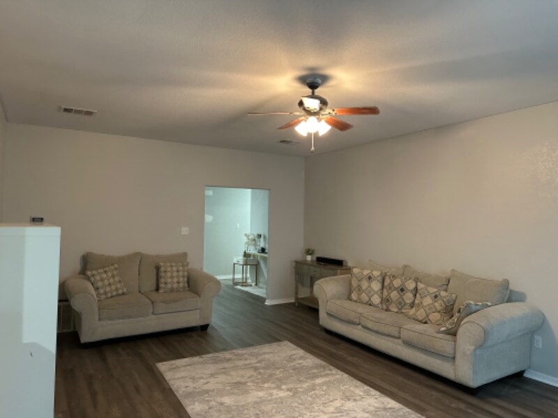 Building Photo - 3610 Del Mar Ct