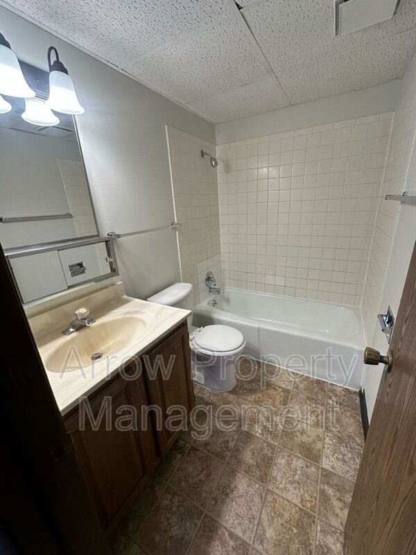 Building Photo - 1421 D St