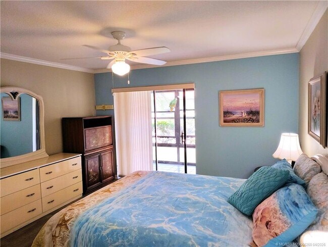 Building Photo - 511 SW South River Dr