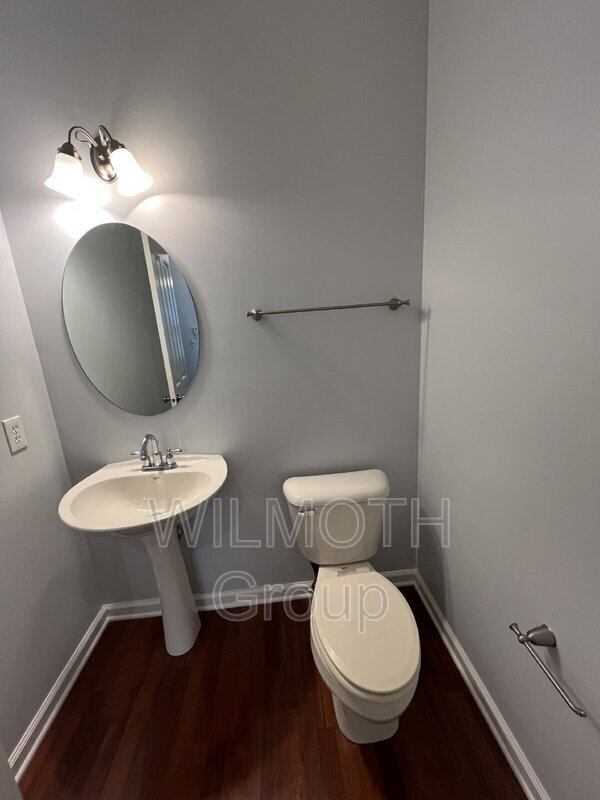 Building Photo - 9451 Glencroft Way