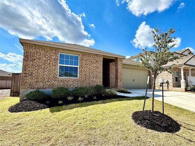 Building Photo - 431 Sebring Cir