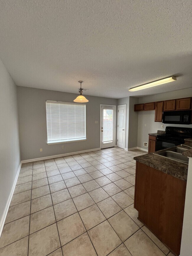 Building Photo - 6847 Kerry Valley Ln