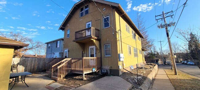 Building Photo - Charming 2 bedroom, 1 bathroom upper-level duplex in Saint Paul