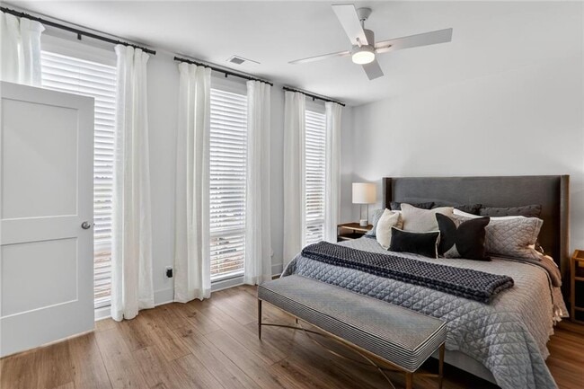 Building Photo - 1291 Longreen Ter NW