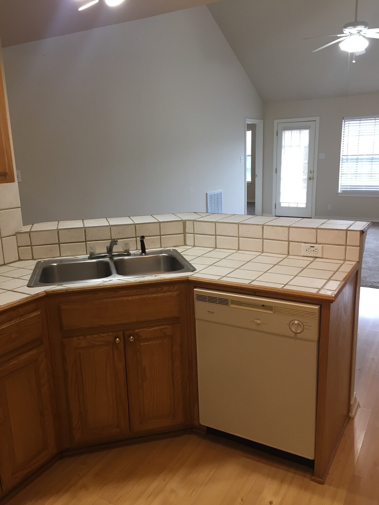 Building Photo - 307 Sunset Blvd