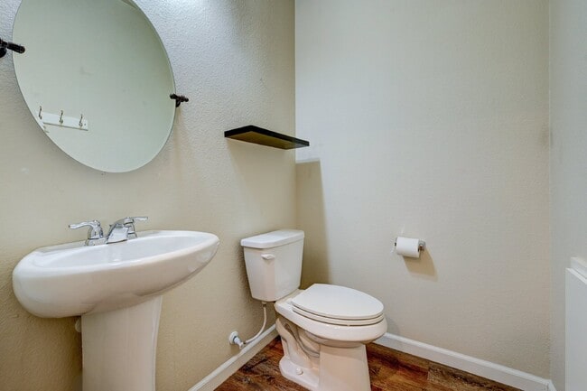Building Photo - $2,750 - 2 Bed, 2.5 Bath Condo in Centenni...