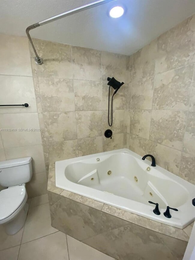 Building Photo - 8239 NW 8th Ct