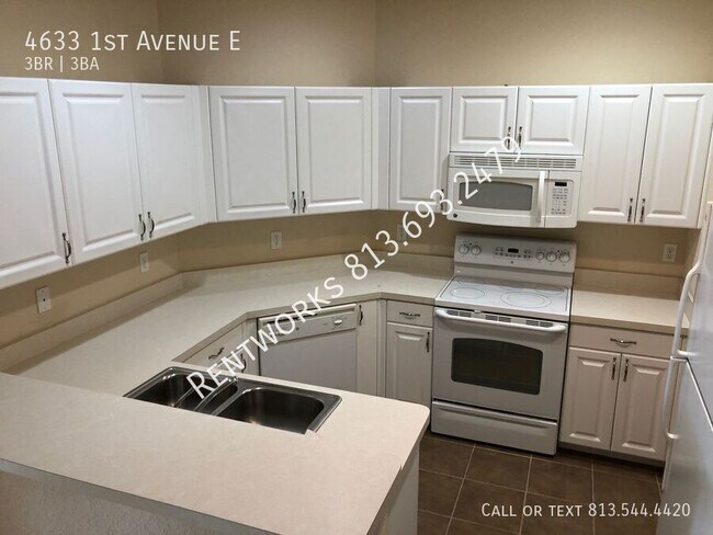 Building Photo - 4633 1st Ave E