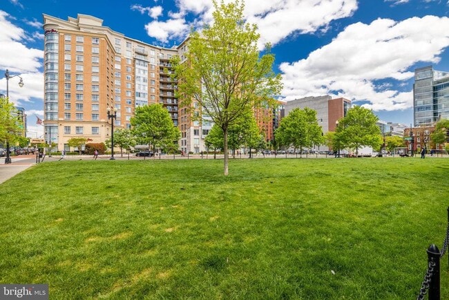 Building Photo - 555 Massachusetts Ave NW