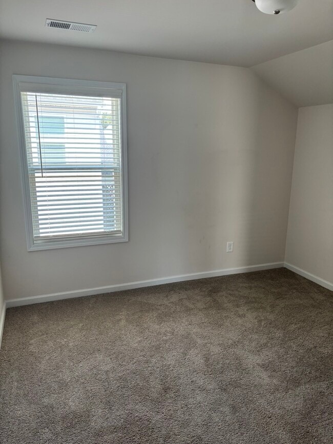 Building Photo - 28 Harvest Moon Dr