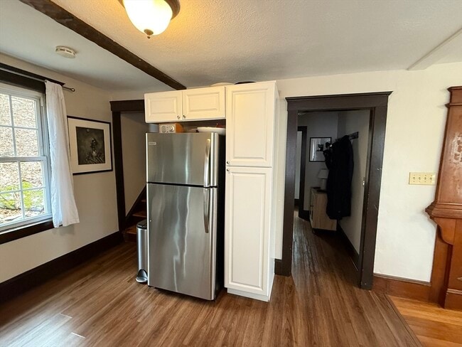 Building Photo - 27 Breakneck Hill Rd