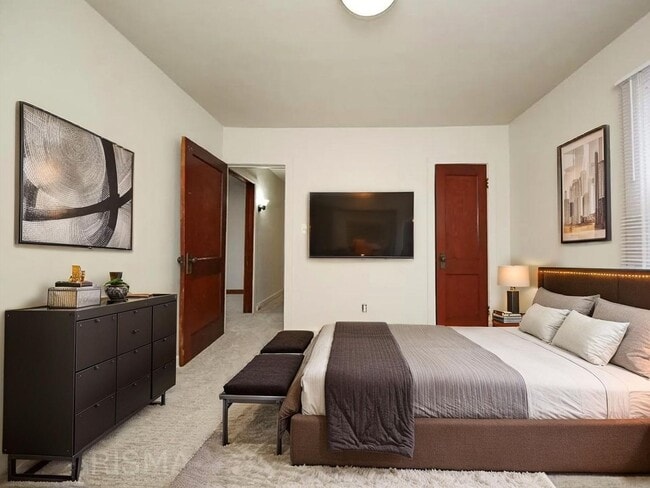 Building Photo - Charming 3 BD Home Across from Emerson Park – Move-In Ready!