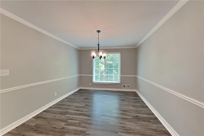 Building Photo - 3770 Fox Hills Dr SE