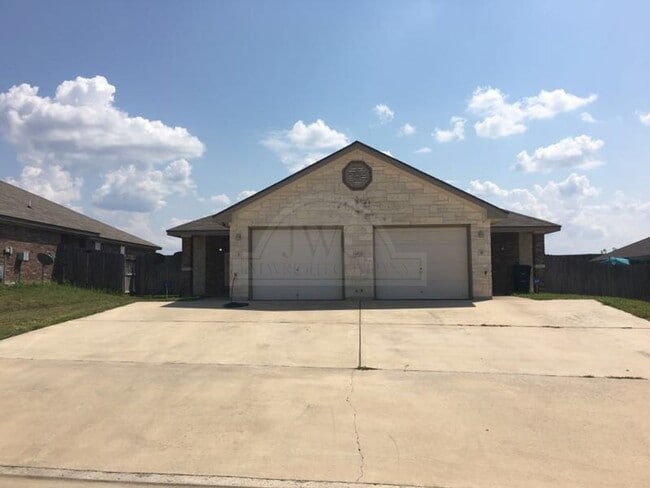 Primary Photo - 1400 Powder River Dr