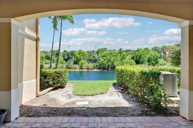 Building Photo - 4581 Artesa Way S