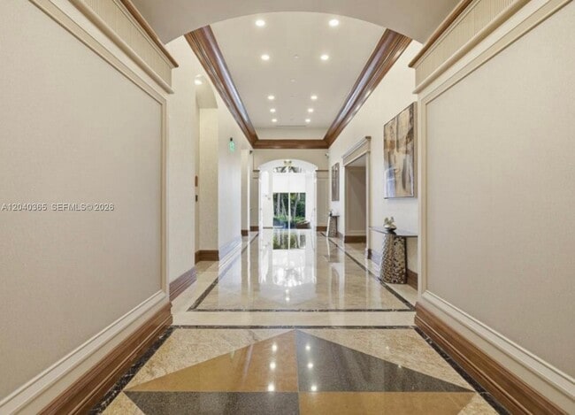 Building Photo - 16500 Collins Ave