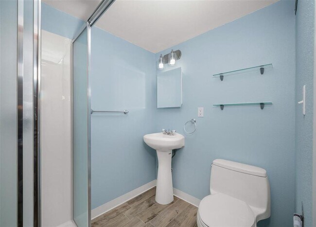 Building Photo - Dont Miss this 3 Bedroom 2 Bath Shadle Rancher