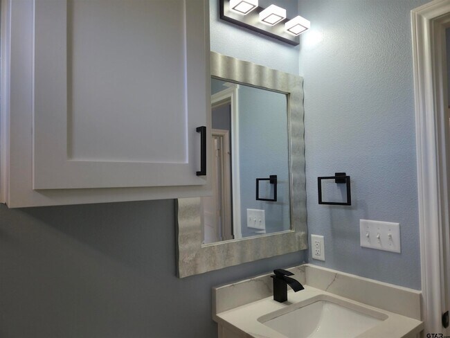 Building Photo - 8129 Cr 485