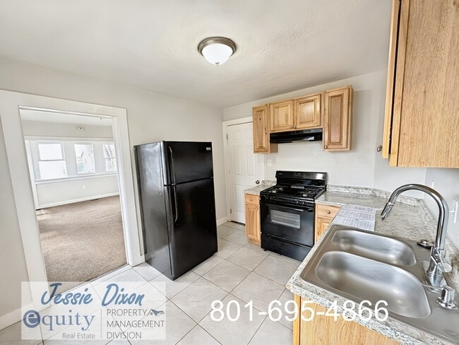 Building Photo - 940 Kiesel Ave