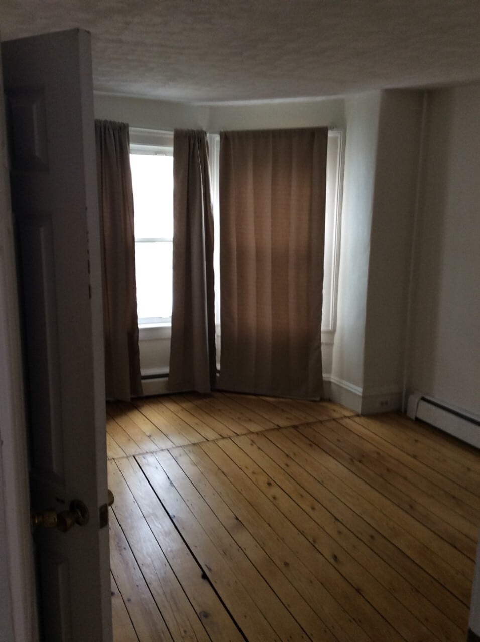 Building Photo - 192 Park St