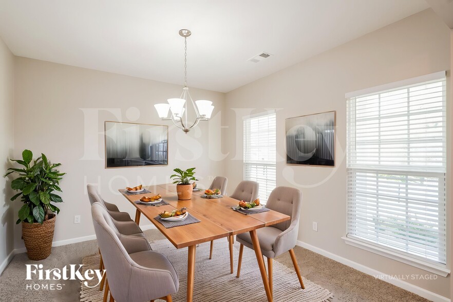 Building Photo - 3793 Pin Hook Rd