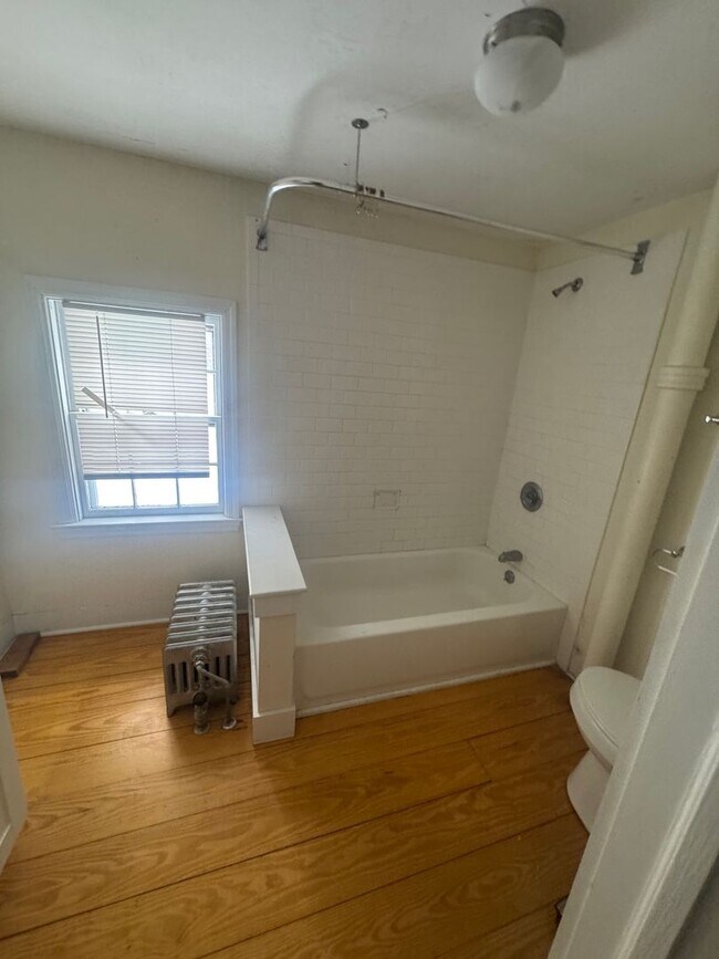 Building Photo - Millerton