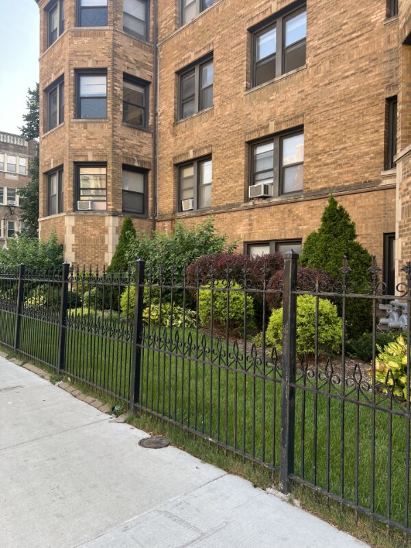 Building Photo - 5026 N Kimball Ave