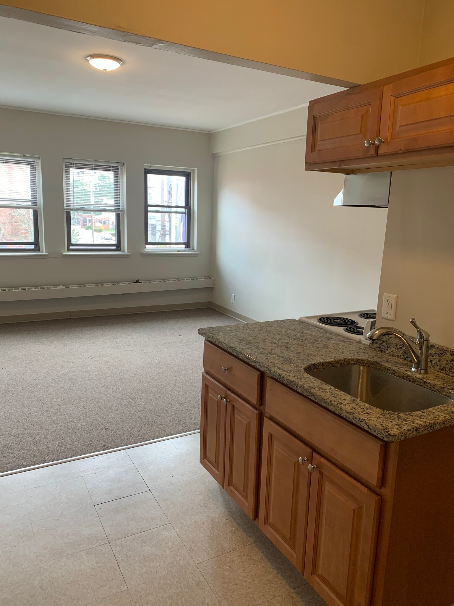 Building Photo - 1050 Hancock St