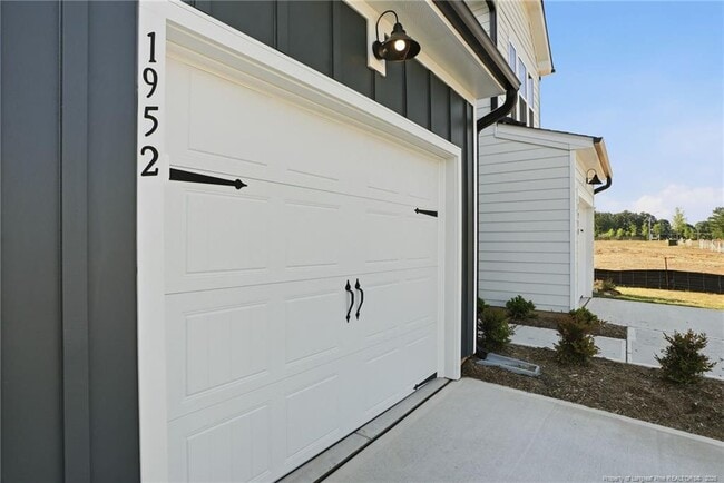 Building Photo - 1952 Dapple Dr