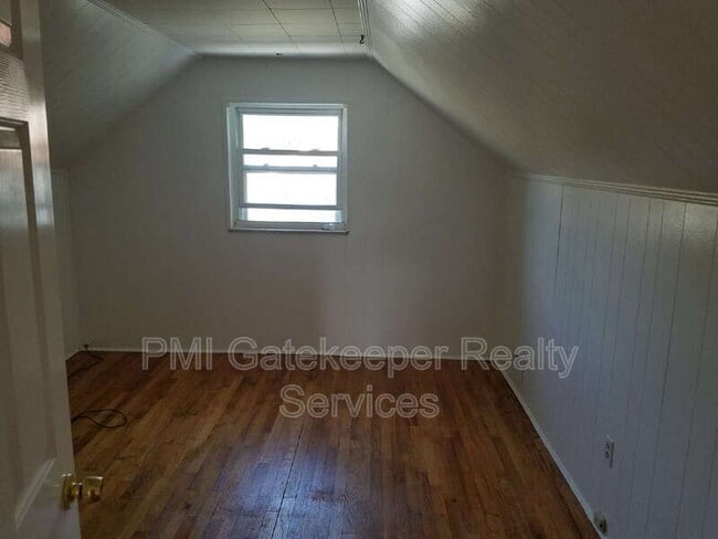 Building Photo - 9128 Orangewood Dr