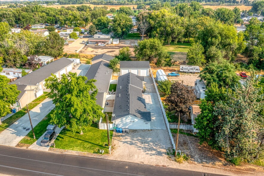 Building Photo - 9954 W Utahna Rd