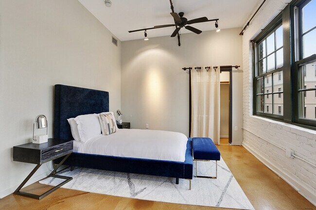 Building Photo - 1041 Constance St