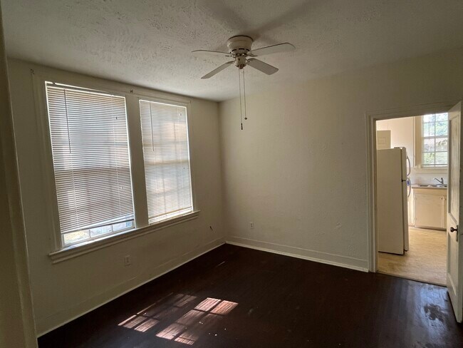 Building Photo - 1208 Pierson St