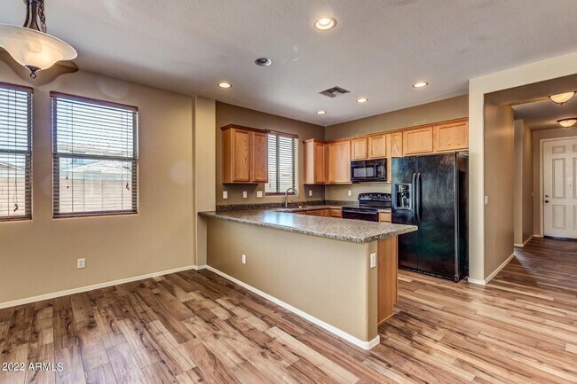 Building Photo - 12024 W Louise Ct