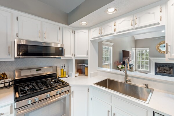 Building Photo - 5244 Village Trce