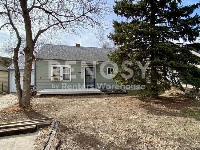 Building Photo - Charming 2 Bed 1 Bath in a Great Location