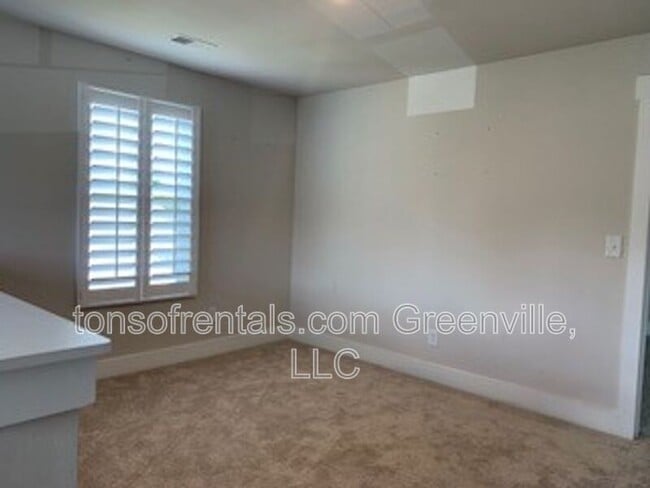 Building Photo - 34 Galley Ln