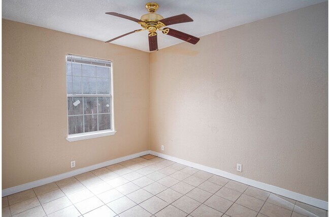 Building Photo - 717 N Colorado St