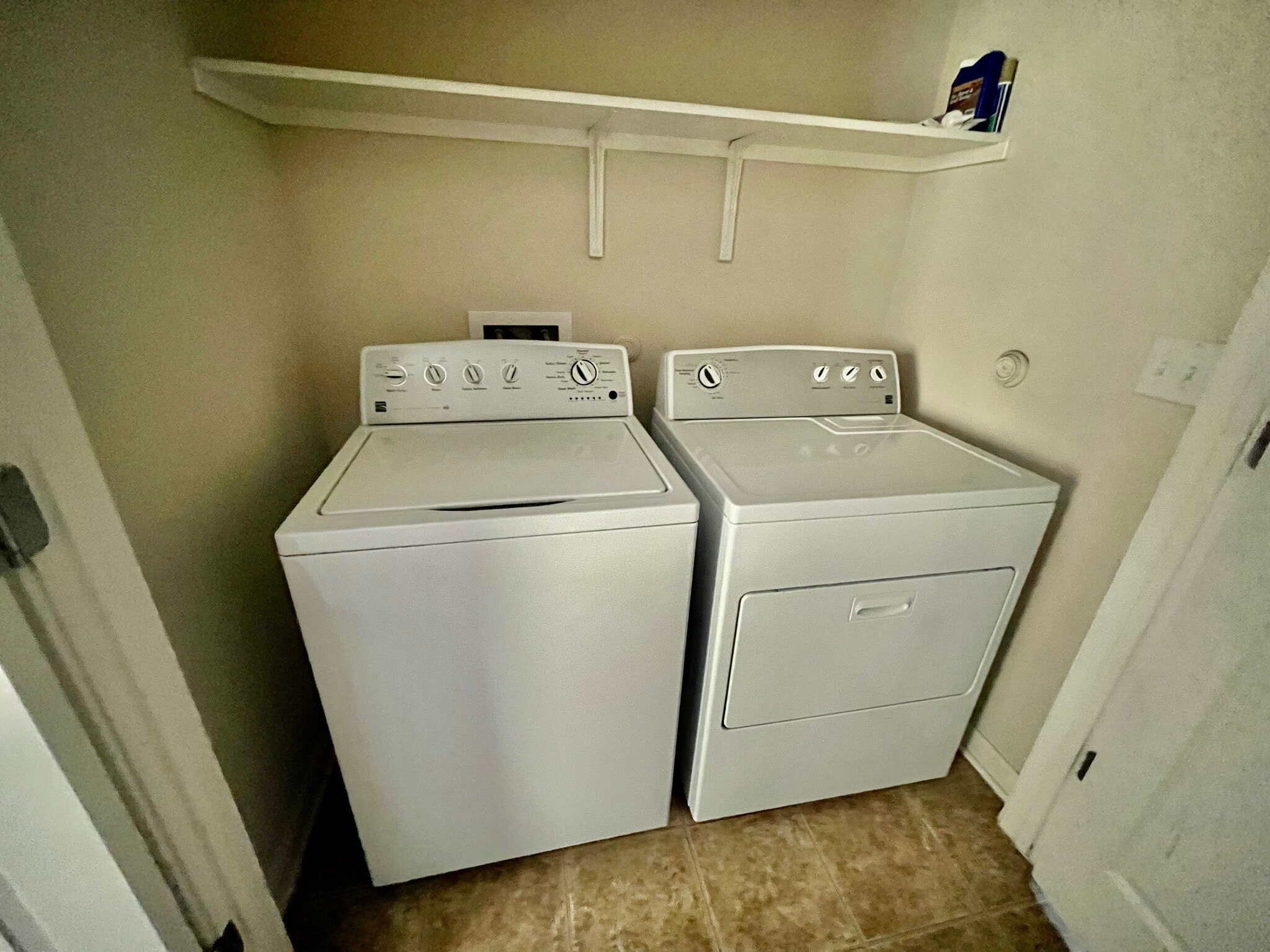 Laundry - 5424 Falling Leaf Ln