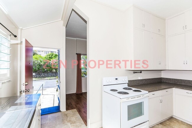 Building Photo - 3 bedroom, 2.5 bath home for rent in Lower...