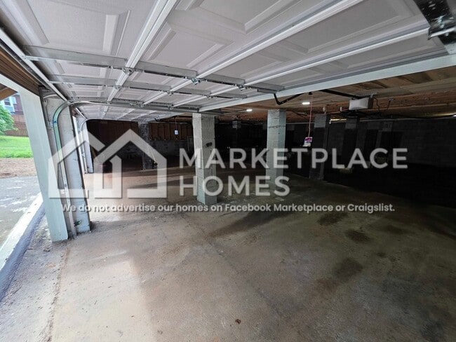 Building Photo - 140 Indian Lake Dr
